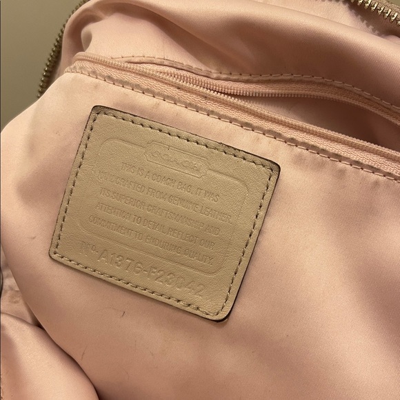 Coach, please check all picture of condition - Picture 12 of 17